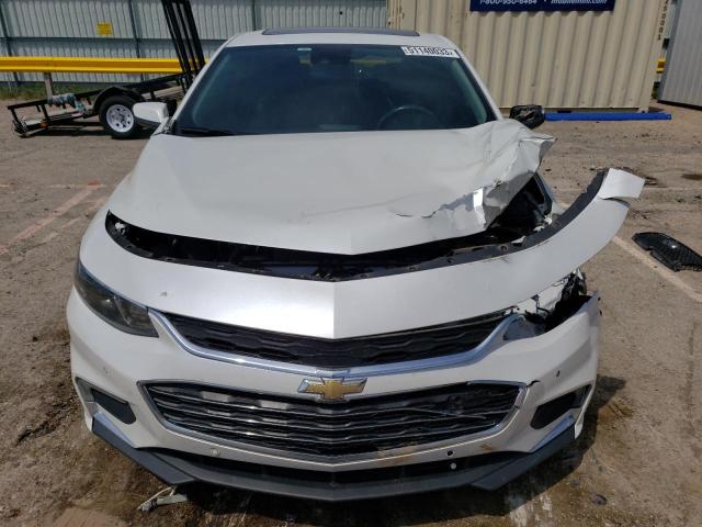 1G1ZH5SX0HF124696 - 2017 CHEVROLET MALIBU PREMIER WHITE photo 5