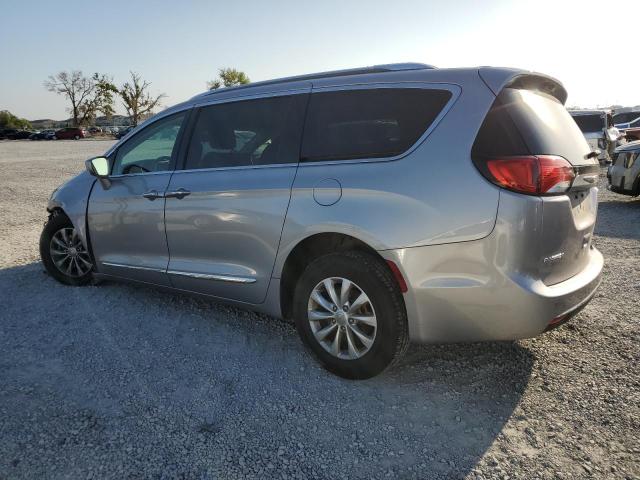 2C4RC1BG7JR246372 - 2018 CHRYSLER PACIFICA TOURING L SILVER photo 2