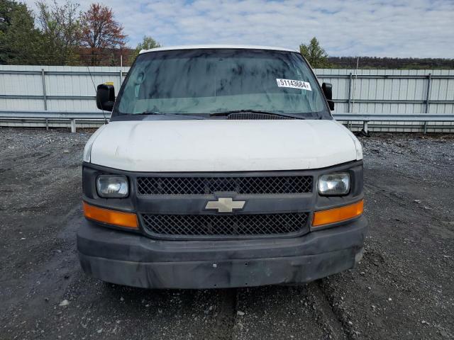 1GCWGGCA5C1118465 - 2012 CHEVROLET EXPRESS G2 WHITE photo 5