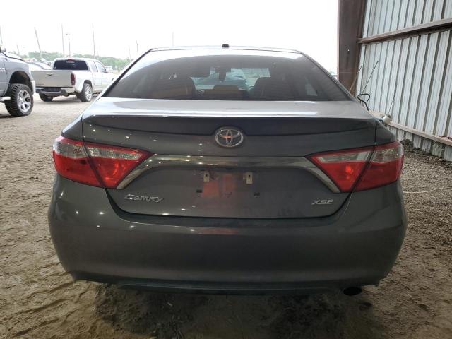 4T1BF1FK3HU624669 - 2017 TOYOTA CAMRY LE GRAY photo 6