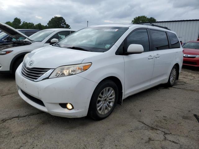 2011 TOYOTA SIENNA XLE, 