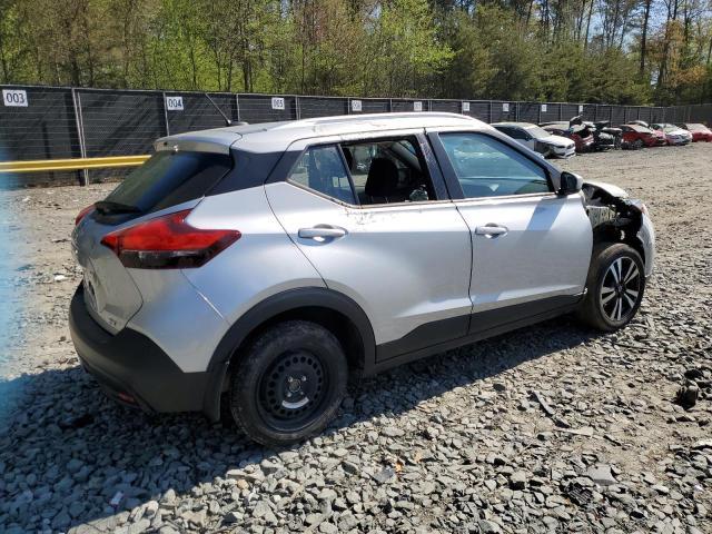 3N1CP5CU9JL544735 - 2018 NISSAN KICKS S SILVER photo 3