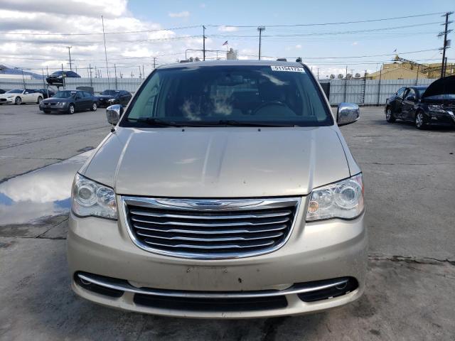 2C4RC1GG4FR630335 - 2015 CHRYSLER TOWN AND C LIMITED PLATINUM GOLD photo 5