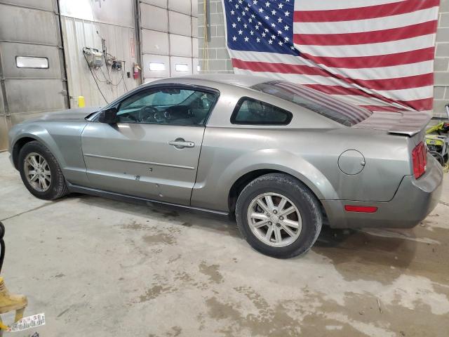 1ZVHT80N185168956 - 2008 FORD MUSTANG GRAY photo 2