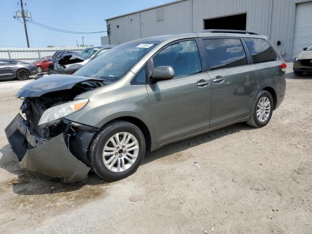 5TDYK3DC1CS244910 - 2012 TOYOTA SIENNA XLE GRAY photo 1