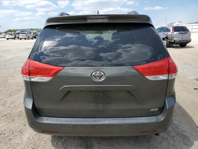 5TDYK3DC1CS244910 - 2012 TOYOTA SIENNA XLE GRAY photo 6