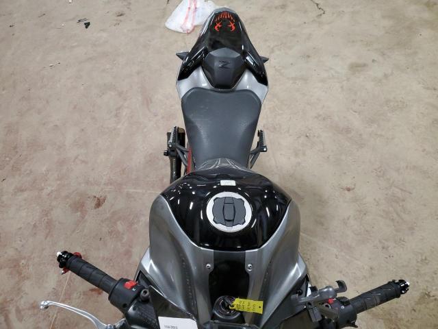 JKAZR2B19KA026215 - 2019 KAWASAKI ZR900 GRAY photo 5