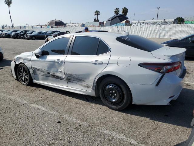 4T1G11AK5NU034352 - 2022 TOYOTA CAMRY SE WHITE photo 2