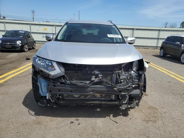 KNMAT2MV2KP514827 - 2019 NISSAN ROGUE S SILVER photo 5