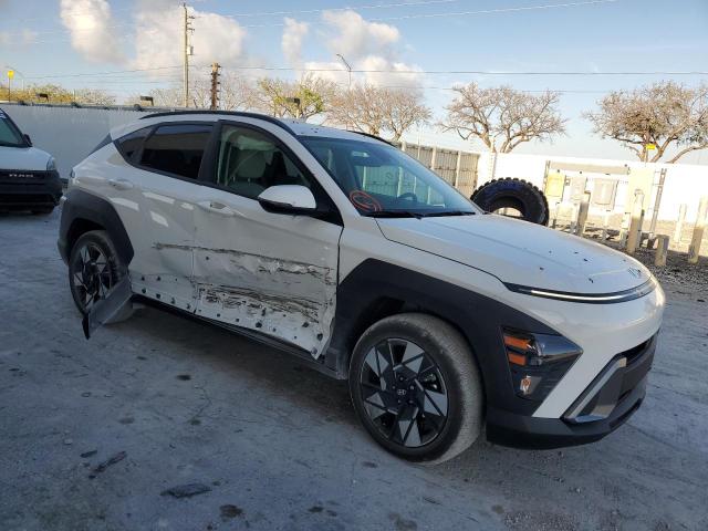 KM8HC3ABXRU095826 - 2024 HYUNDAI KONA SEL WHITE photo 4