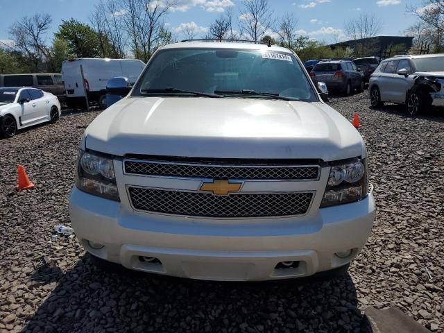 1GNSKCE06DR199786 - 2013 CHEVROLET TAHOE K1500 LTZ WHITE photo 5