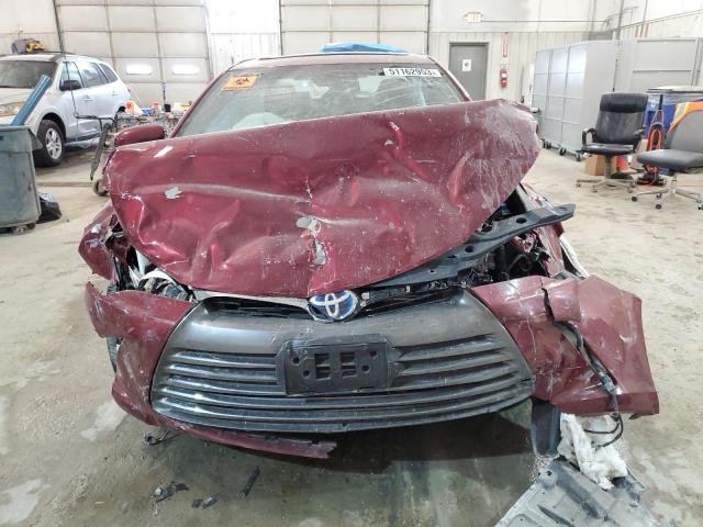 4T1BD1FK8HU212141 - 2017 TOYOTA CAMRY HYBRID RED photo 5