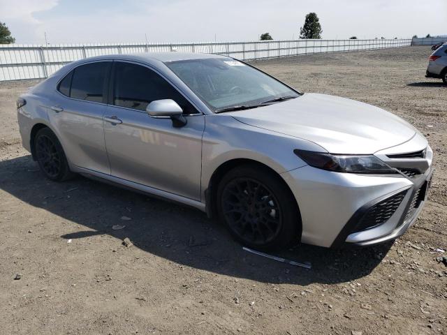 4T1G11AK6PU732116 - 2023 TOYOTA CAMRY SE NIGHT SHADE SILVER photo 4