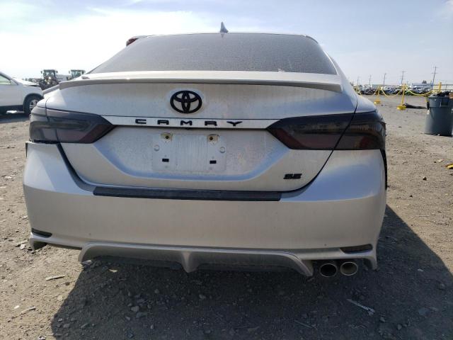 4T1G11AK6PU732116 - 2023 TOYOTA CAMRY SE NIGHT SHADE SILVER photo 6