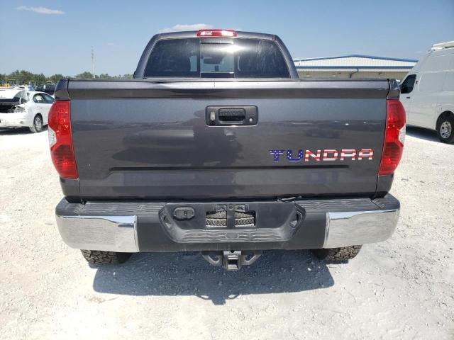 5TFRY5F16JX238148 - 2018 TOYOTA TUNDRA DOUBLE CAB SR/SR5 GRAY photo 6