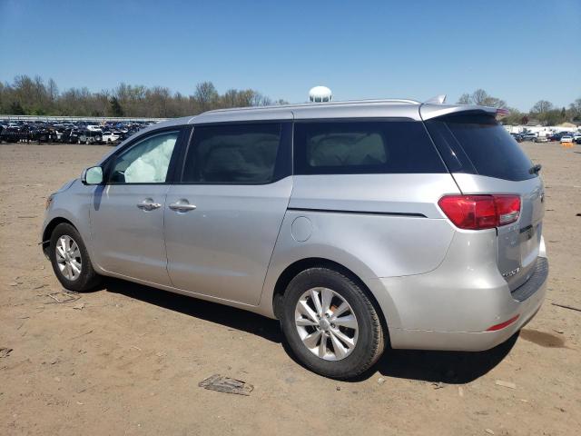 KNDMB5C19H6312873 - 2017 KIA SEDONA LX SILVER photo 2