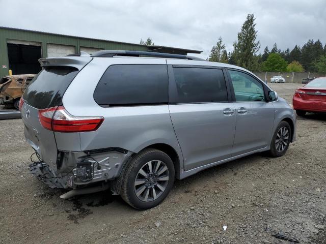 5TDDZ3DC1JS201529 - 2018 TOYOTA SIENNA XLE SILVER photo 3