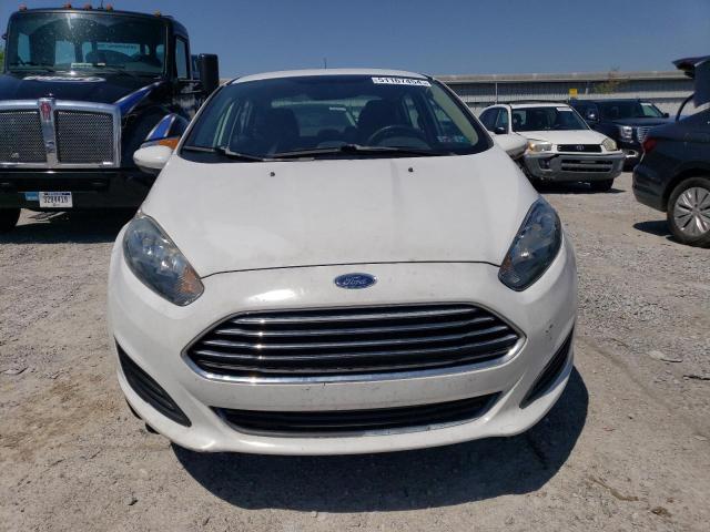 3FADP4BJ1FM171619 - 2015 FORD FIESTA SE WHITE photo 5