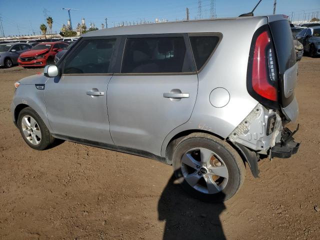 KNDJN2A21J7614405 - 2018 KIA SOUL SILVER photo 2