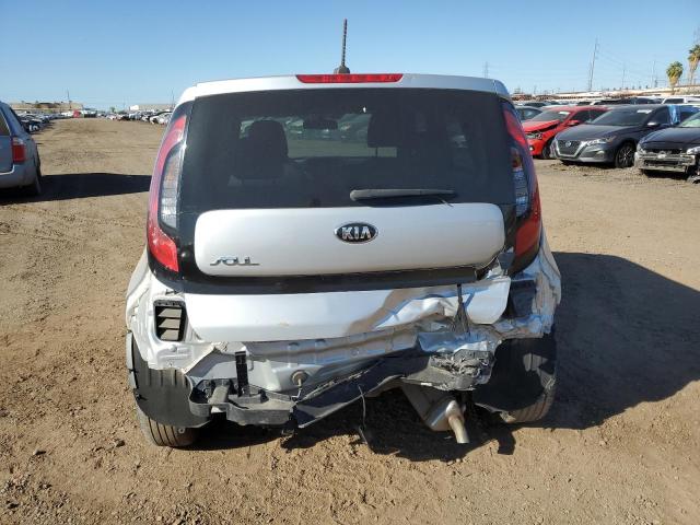 KNDJN2A21J7614405 - 2018 KIA SOUL SILVER photo 6