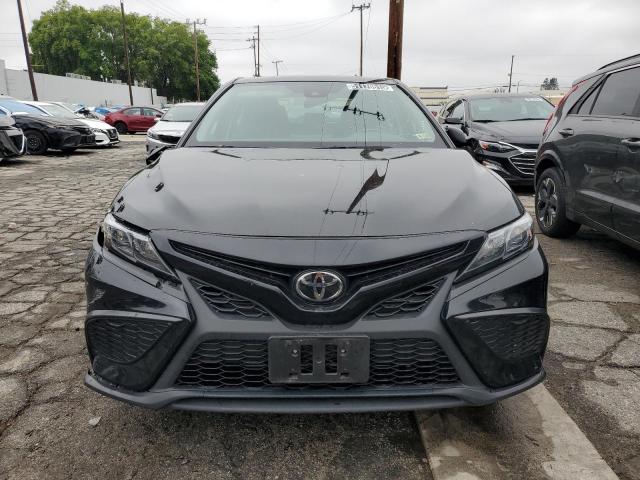 4T1G11AK7RU252055 - 2024 TOYOTA CAMRY SE NIGHT SHADE BLACK photo 5