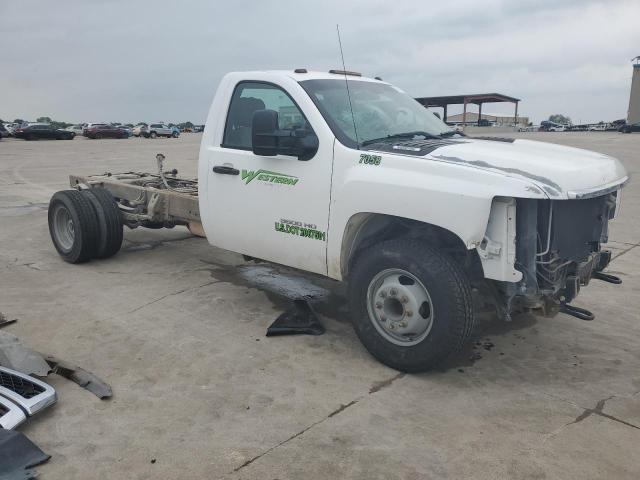 1GB3CZCG8BF226891 - 2011 CHEVROLET SILVERADO C3500 WHITE photo 4