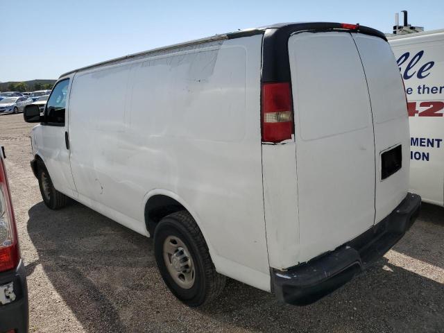 1GCWGAFF7H1126661 - 2017 CHEVROLET EXPRESS G2 WHITE photo 2