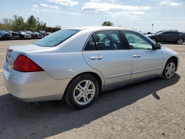 1HGCM66417A079490 - 2007 HONDA ACCORD SE SILVER photo 3