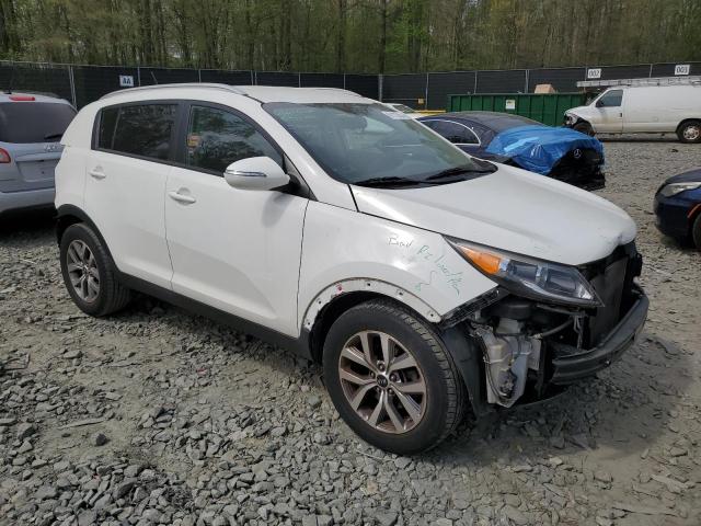 KNDPB3AC9F7772483 - 2015 KIA SPORTAGE LX WHITE photo 4