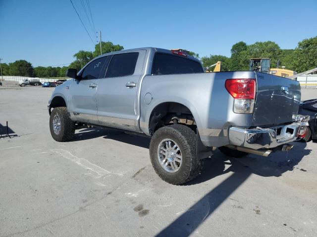 5TFDW5F11AX113879 - 2010 TOYOTA TUNDRA CREWMAX SR5 SILVER photo 2