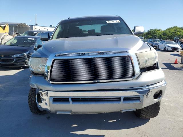 5TFDW5F11AX113879 - 2010 TOYOTA TUNDRA CREWMAX SR5 SILVER photo 5