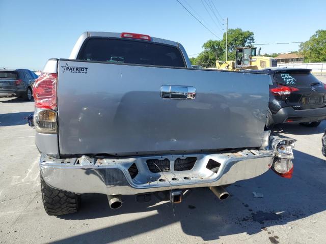 5TFDW5F11AX113879 - 2010 TOYOTA TUNDRA CREWMAX SR5 SILVER photo 6