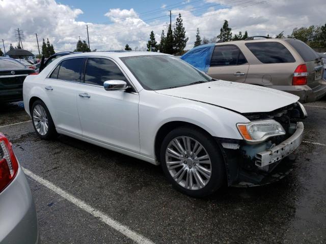 2C3CA6CT2BH537765 - 2011 CHRYSLER 300C WHITE photo 4