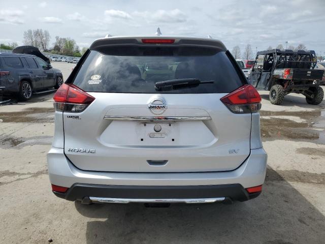 KNMAT2MT6JP537279 - 2018 NISSAN ROGUE S ვერცხლისფერი ფოტო 6