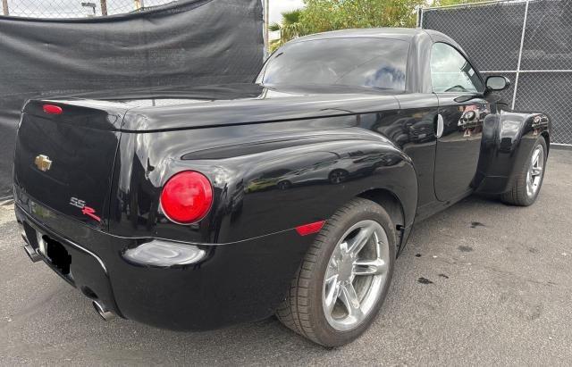 1GCES14P64B113166 - 2004 CHEVROLET SSR 黑色 照片 4