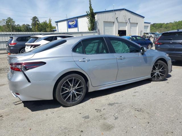 4T1S31AK3RU620901 - 2024 TOYOTA CAMRY SE NIGHT SHADE SILVER photo 3