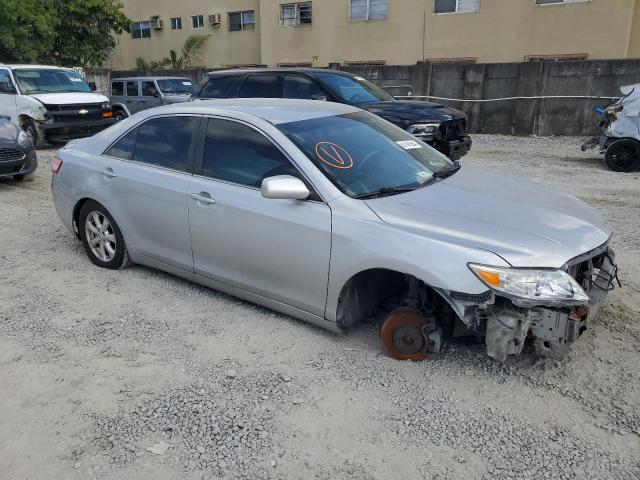 4T1BF3EK6BU172589 - 2011 TOYOTA CAMRY BASE SILVER photo 4