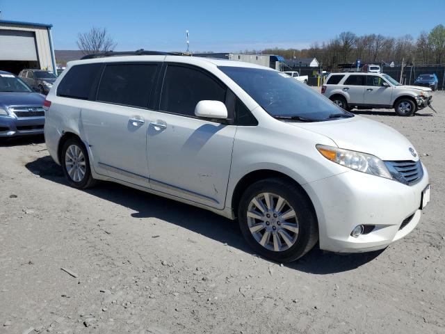 5TDDK3DC7BS018366 - 2011 TOYOTA SIENNA XLE WHITE photo 4