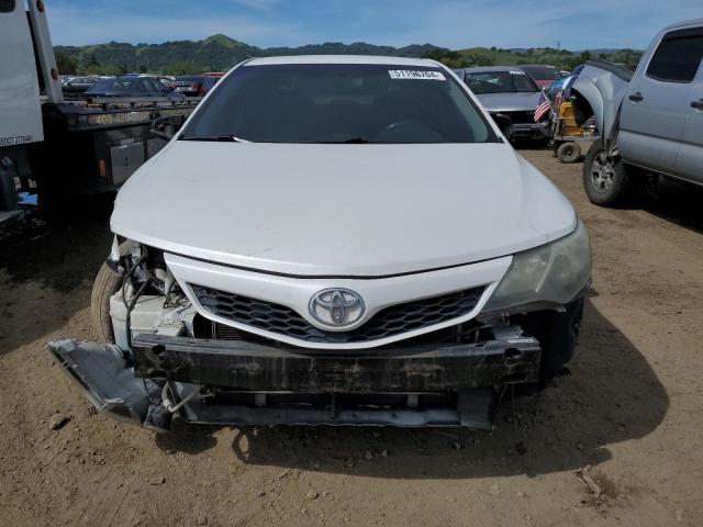 4T1BF1FK5CU559753 - 2012 TOYOTA CAMRY BASE WHITE photo 5