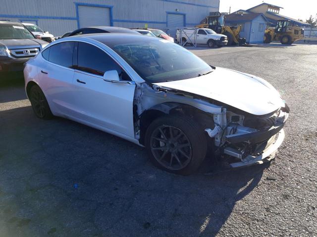 5YJ3E1EA4KF485334 - 2019 TESLA MODEL 3 WHITE photo 4