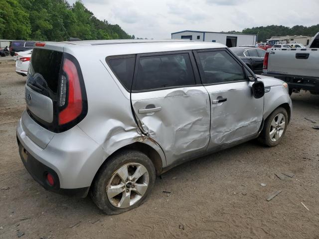 KNDJN2A21J7605557 - 2018 KIA SOUL SILVER photo 3