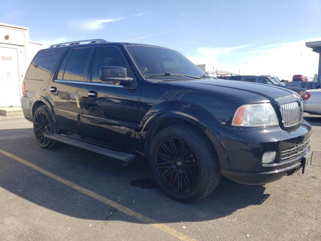 5LMFU27515LJ22442 - 2005 LINCOLN NAVIGATOR შავი ფოტო 4