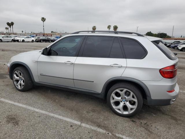 5UXZW0C56BL662372 - 2011 BMW X5 XDRIVE35D SILVER photo 2