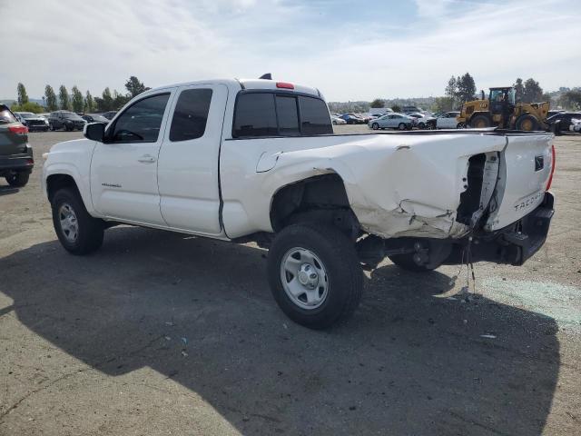 5TFRX5GNXHX090200 - 2017 TOYOTA TACOMA ACCESS CAB WHITE photo 2