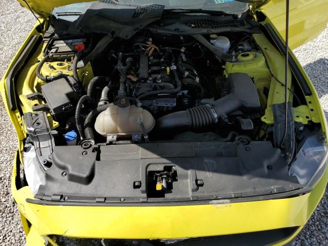 1FATP8UH7M5105527 - 2021 FORD MUSTANG YELLOW photo 11