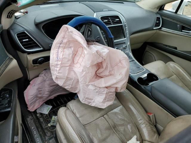 2LMTJ6LR9GBL79869 - 2016 LINCOLN MKX RESERVE WHITE photo 8