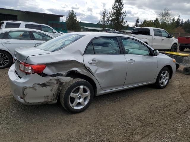 2T1BU4EE9DC060458 - 2013 TOYOTA COROLLA BASE SILVER photo 3