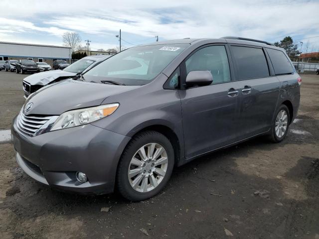 2011 TOYOTA SIENNA XLE, 