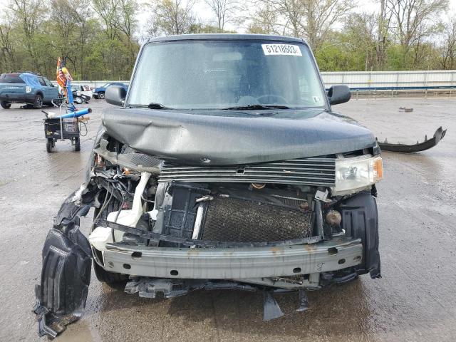 JTLKT324450191936 - 2005 TOYOTA SCION XB GRAY photo 5