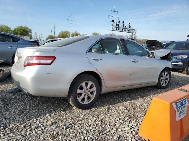 4T1BF3EK7BU697886 - 2011 TOYOTA CAMRY BASE SILVER photo 3